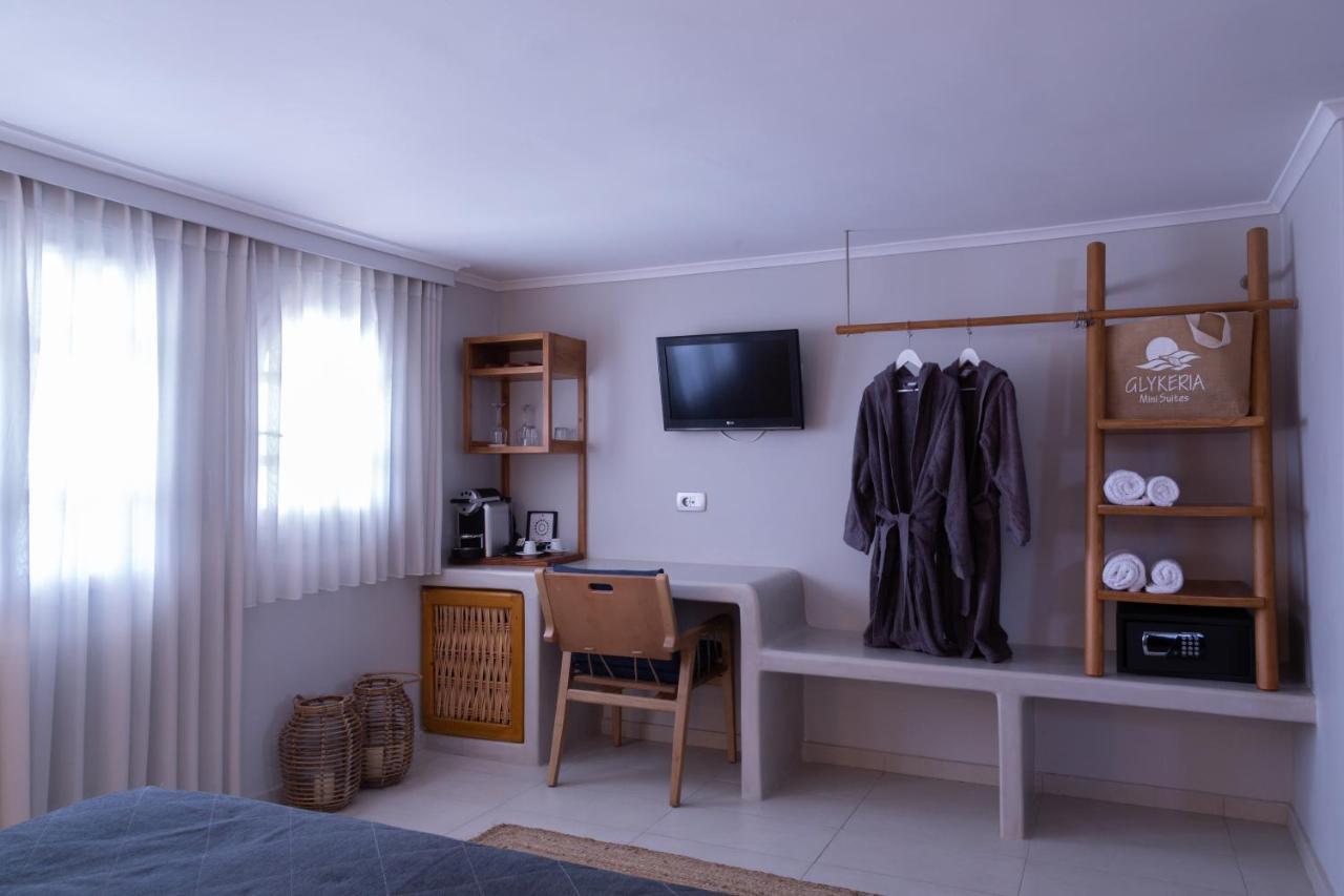 Glykeria Mini Suites Периволос Екстериор снимка